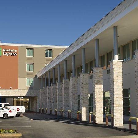 Holiday Inn Express Baltimore At The Stadiums By Ihg Екстер'єр фото