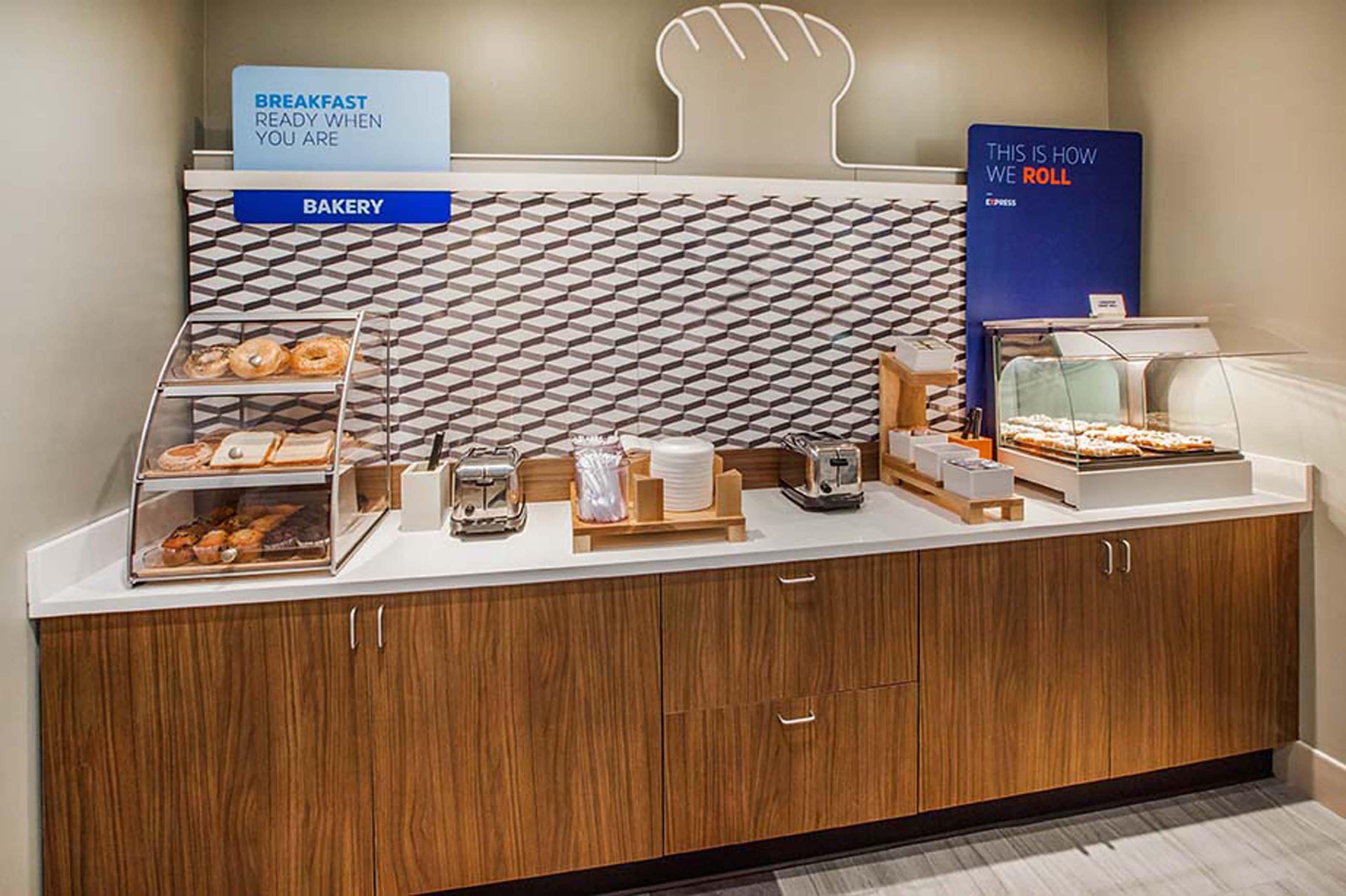 Holiday Inn Express Baltimore At The Stadiums By Ihg Екстер'єр фото