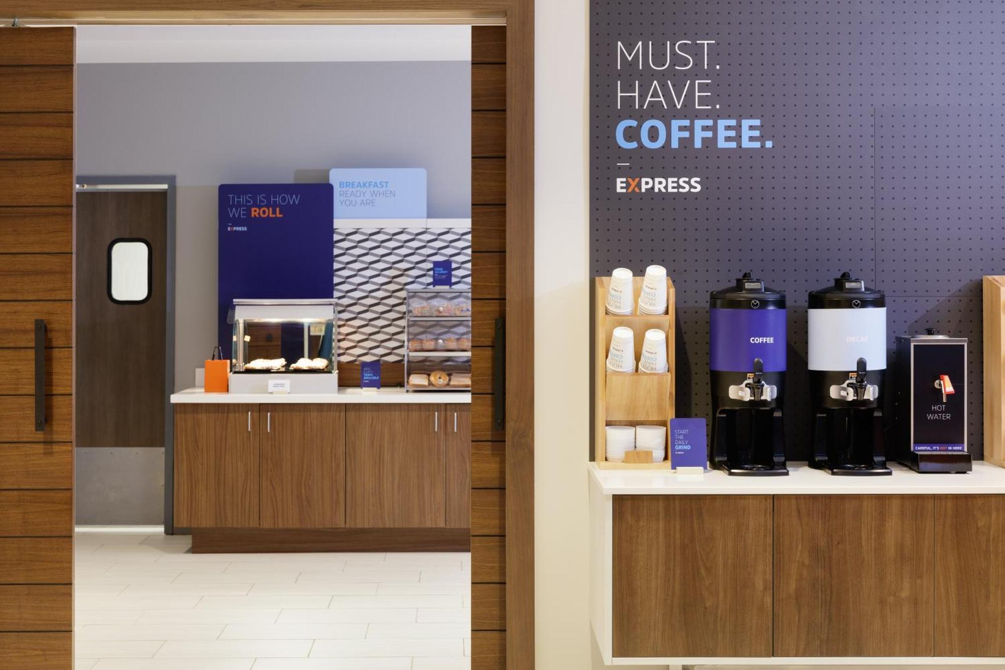 Holiday Inn Express Baltimore At The Stadiums By Ihg Екстер'єр фото