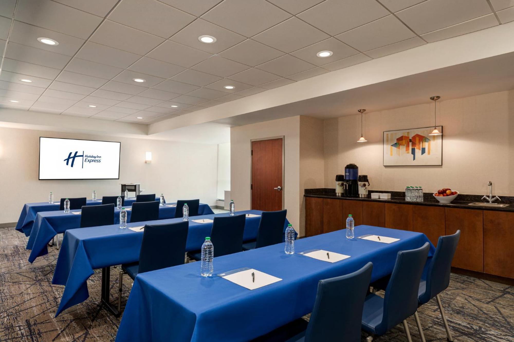 Holiday Inn Express Baltimore At The Stadiums By Ihg Екстер'єр фото